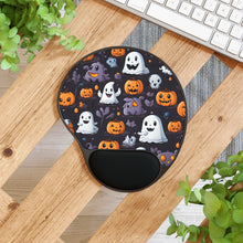 DistinctInk Mouse Pad with Wrist Rest  with Spooky Bat-o-lanterns Design for Halloween