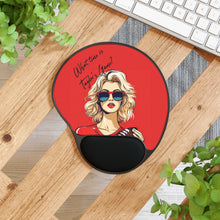DistinctInk Mouse Pad with Wrist Rest with What Time Is Taylor's Game? design