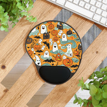 DistinctInk Mouse Pad with Wrist Rest  with Flying Pumpkin Bats Design for Halloween