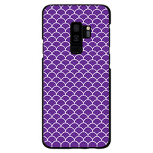 DistinctInk® Hard Plastic Snap-On Case for Apple iPhone or Samsung Galaxy - Purple White Scalloped Pattern