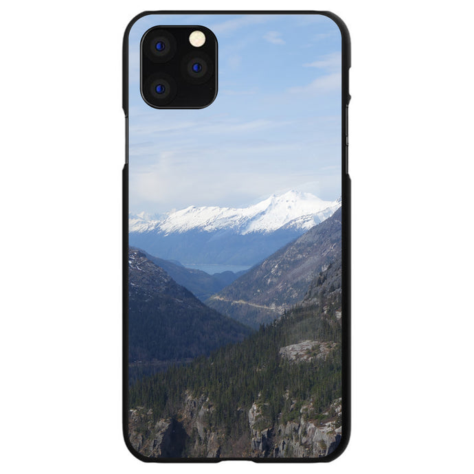 DistinctInk® Hard Plastic Snap-On Case for Apple iPhone or Samsung Galaxy - Skagway Alaska Mountains