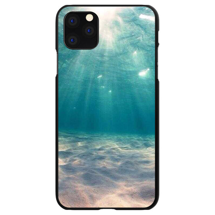 DistinctInk® Hard Plastic Snap-On Case for Apple iPhone or Samsung Galaxy - Underwater Sun Sand
